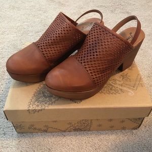 Free People Logan Clog (Toasted Walnut, Brown)